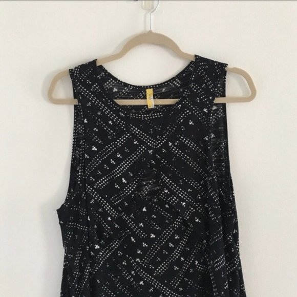 💫⭐️Free People Keyhole Cutout Top⭐️💫 - Picture 3 of 4